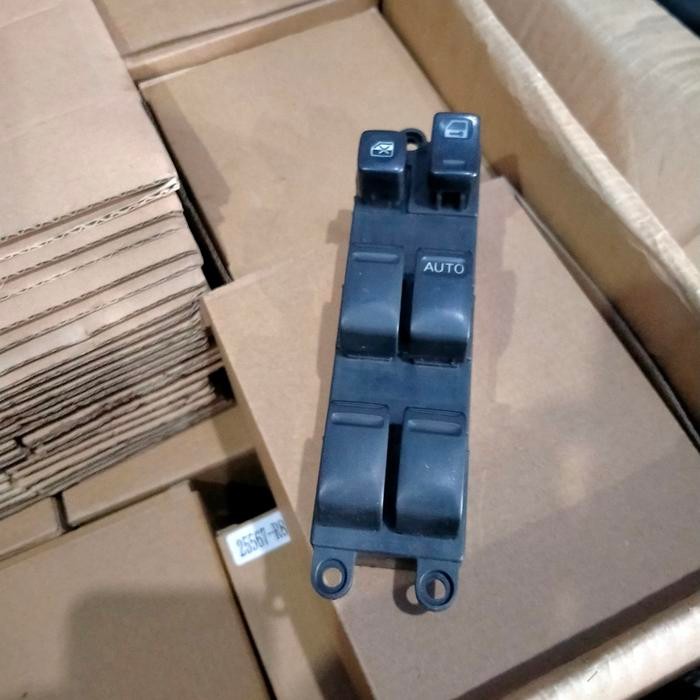 switch power window xtrail T30 kanan original