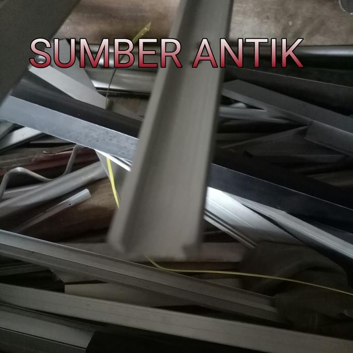 REL U SHOWCASE ETALASE ALUMINIUM