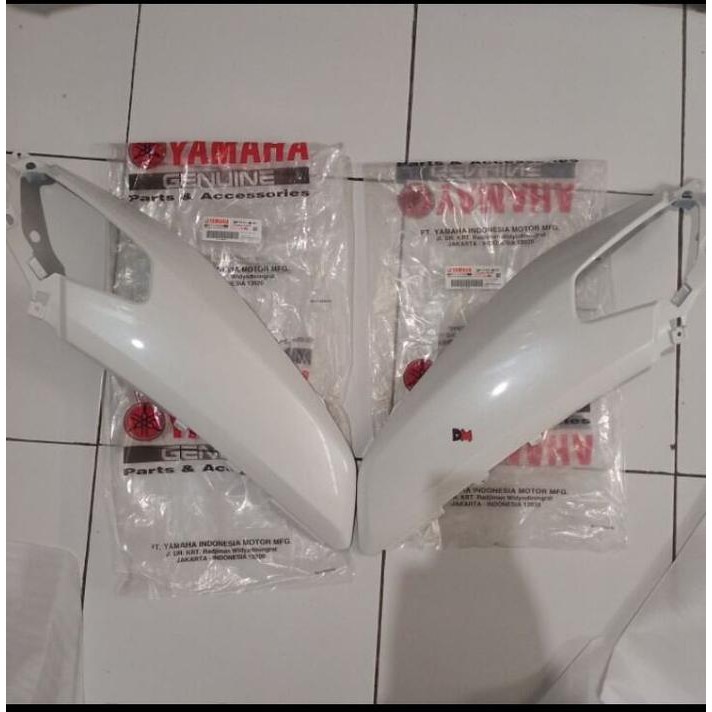 Body Belakang Nmax Old Putih Kanan Kiri Original
