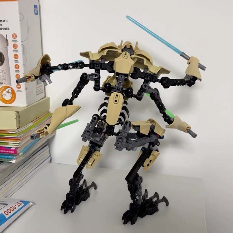 183pcs KSZ714 Star Action Figure Assembly Toy Anime Robot Grievous With Lightsaber Hilt Combat