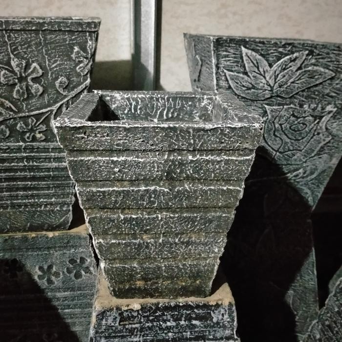 Jlterang Pot Kotak//Pot Semen