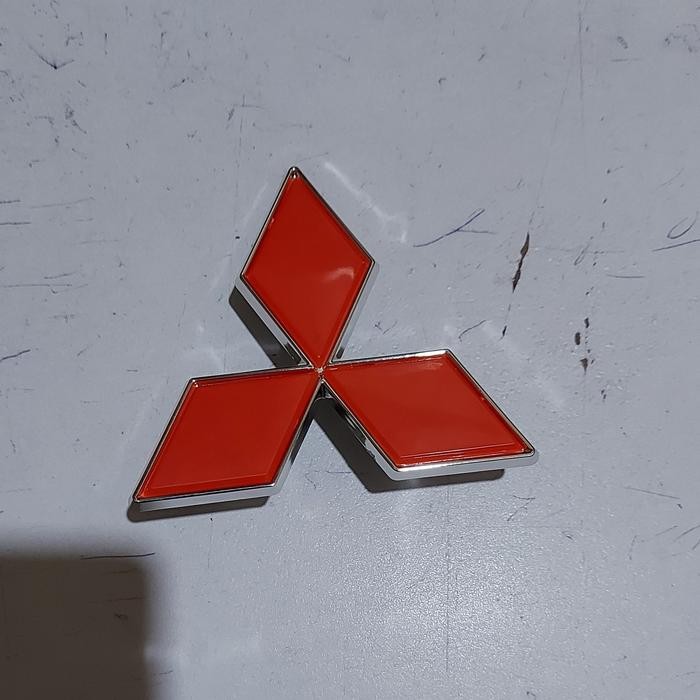 Logo Tiga Berlian Grill Pajero V43 Bgn Depan Pajero V43 1995