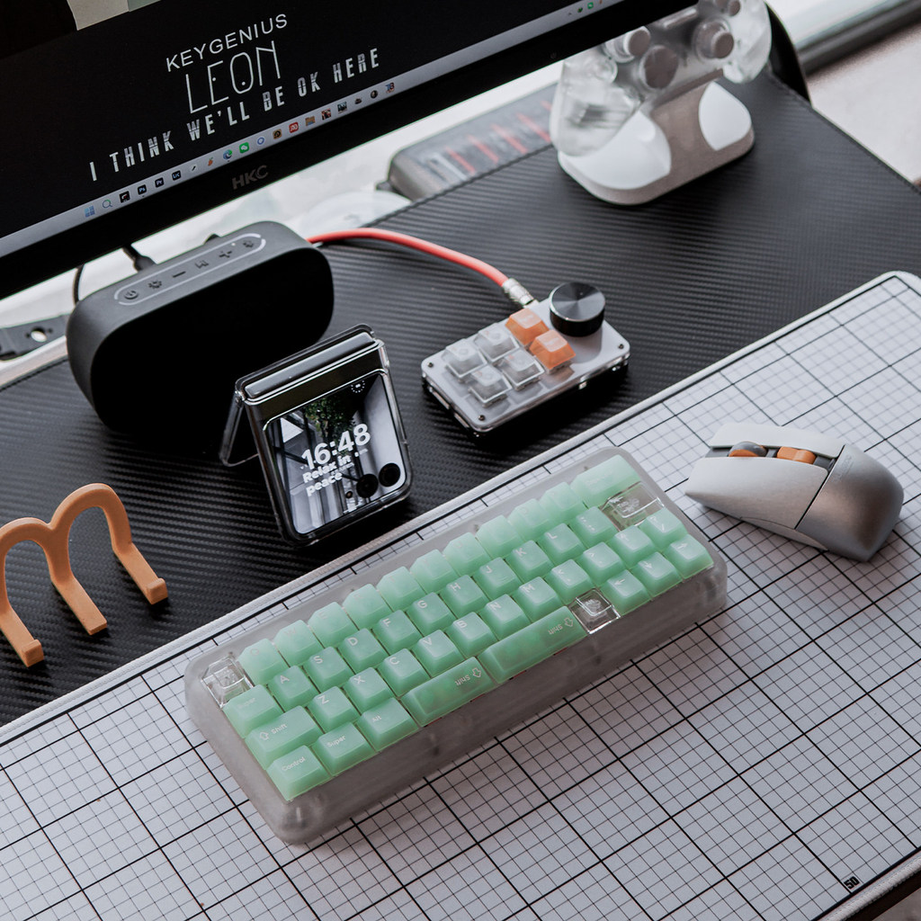 132 keys Green Fog Transparent Keycaps Cherry profile PC keycaps Shine Through Backlit Keycaps For