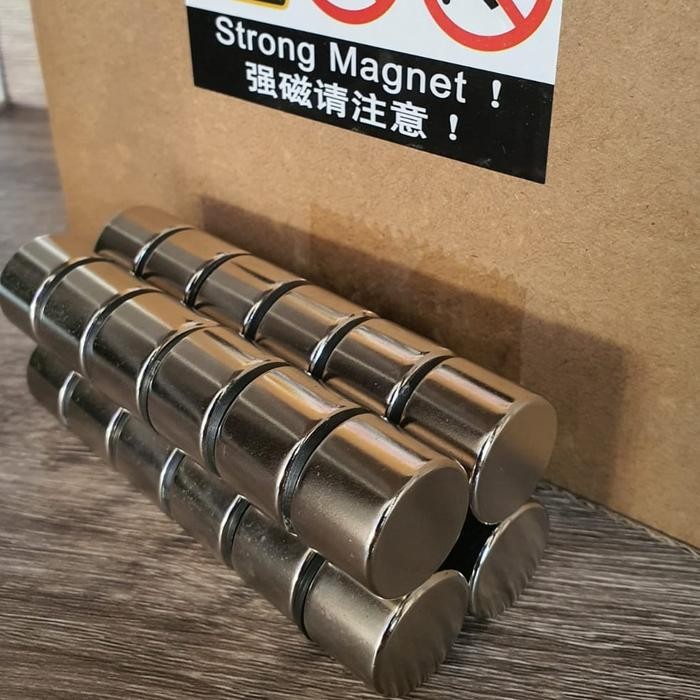 

Magnet Neodyium 20x10mm N52 - Diameter 20mm Tebal 10mm Bentuk Disk Industri Kualitas Tinggi Daya