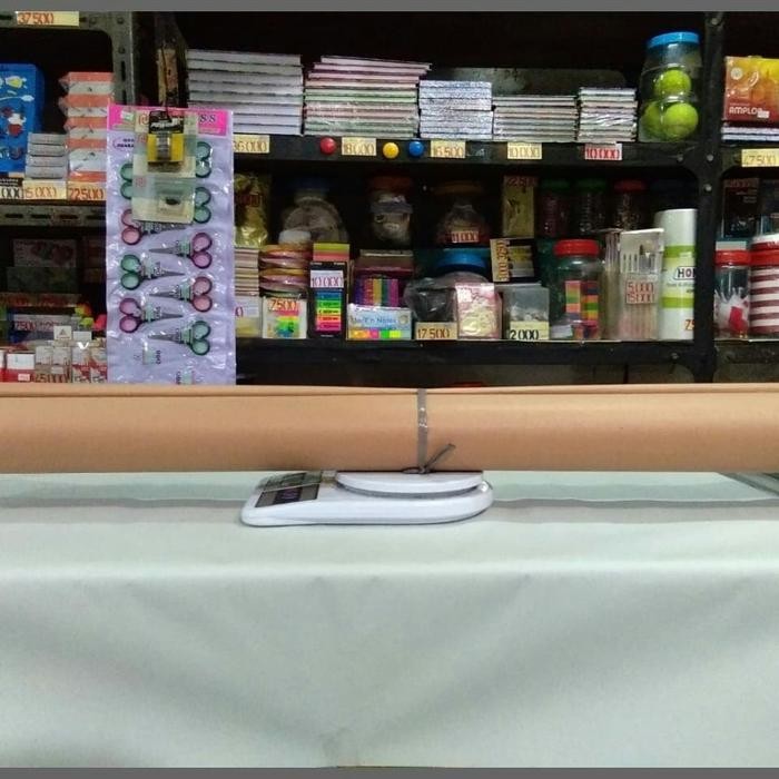 

Pilihan- Kertas Bungkus Sampul Kopi / Samson Coklat Besar Plano 90X120Cm 1 Gulung