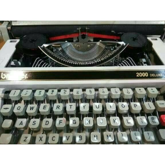 

BROTHER 2000 DELUXE 13 INC KOREA MADE TA ROYAL -MESIN KETIK/TIK MANUAL