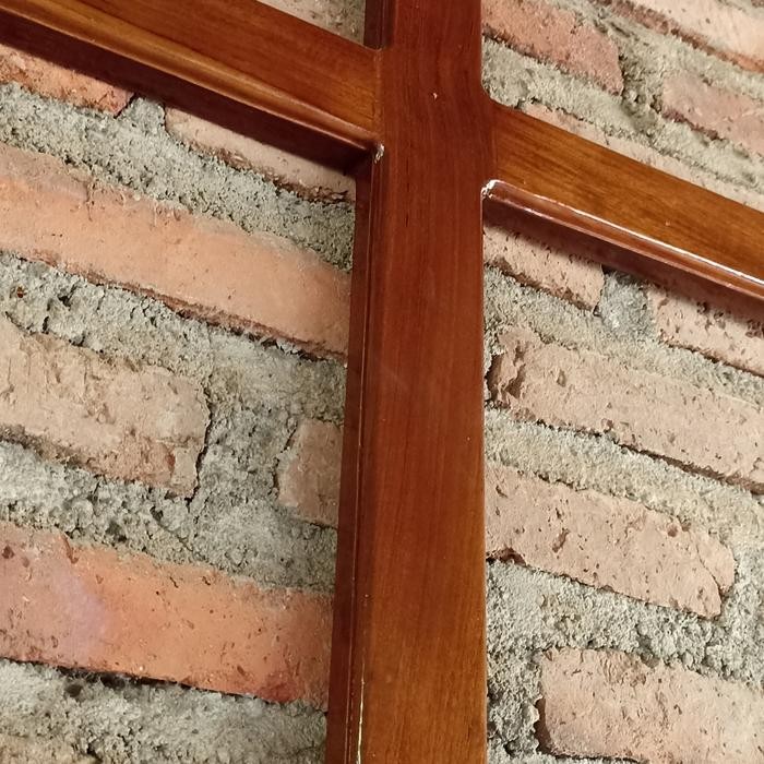 salib dinding gantung besar