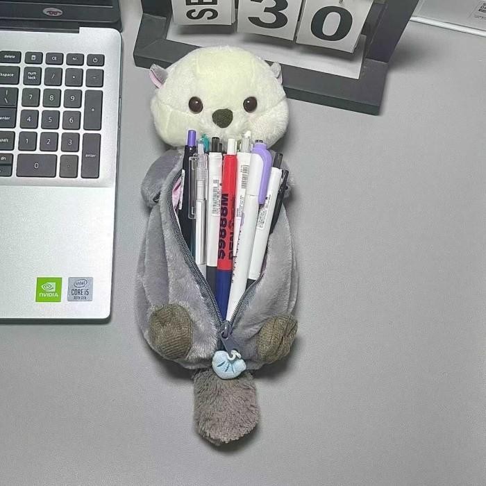 

KOTAK PENSIL BONEKA BULU LUCU SEA OTTER EDITION GWIYEO PENCIL CASE STATIONERY BAG KAWAII DOLL