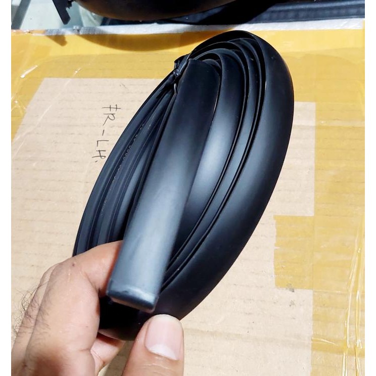 Pilihan- Karet Roof/Karet List Moulding / Karet Atap Mobil Toyota Corolla Altis