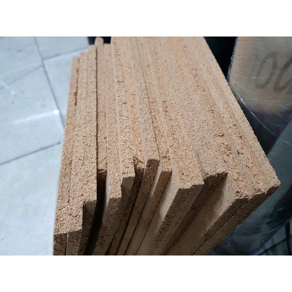 

Cork board 2mm / gabus patah 2mm lembaran