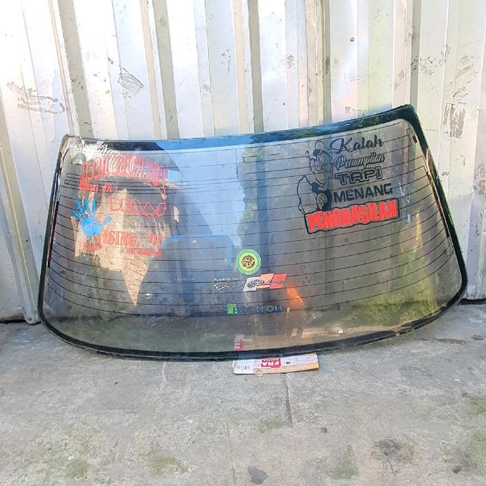 KACA BELAKANG NISSAN SUNNY B13