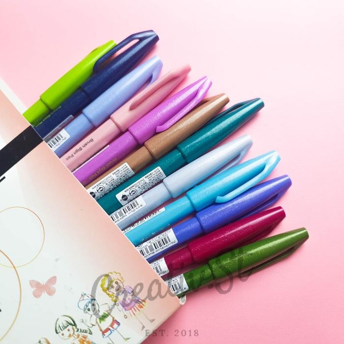

Pentel Fude Touch Brush Sign Pen Spidol Kaligrafi SES-15C Stationery (1 PCS)