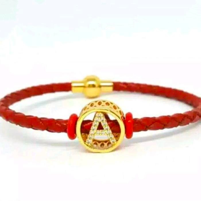 

New Gelang Tali kulit leather premium liontin xhuping Huruf Hitam Merah