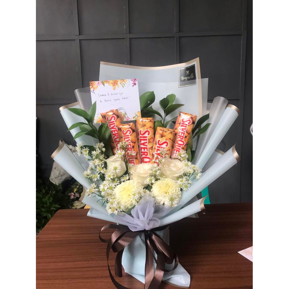 Silverqueen bouquet with fresh flower buket coklat bandung murah Terlaris