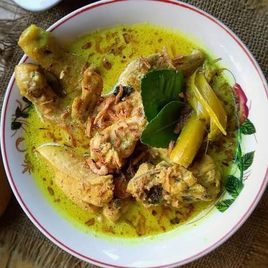 Pilihan- Opor Ayam Kampung 1 Ekor