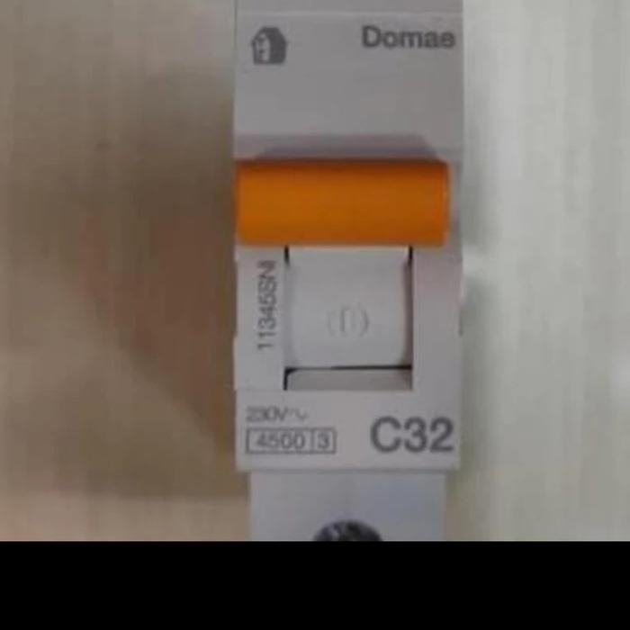 MCB SCHNEIDER 32 A 1 PHASE