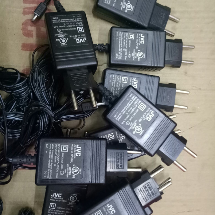 Unik Adaptor Handycam Jvc Seri Hdd. Ap V 18U 11 Volt 1A. Terlariss 