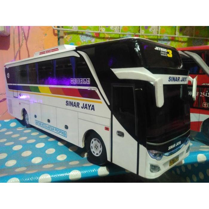Miniatur bus Sinar jaya bis