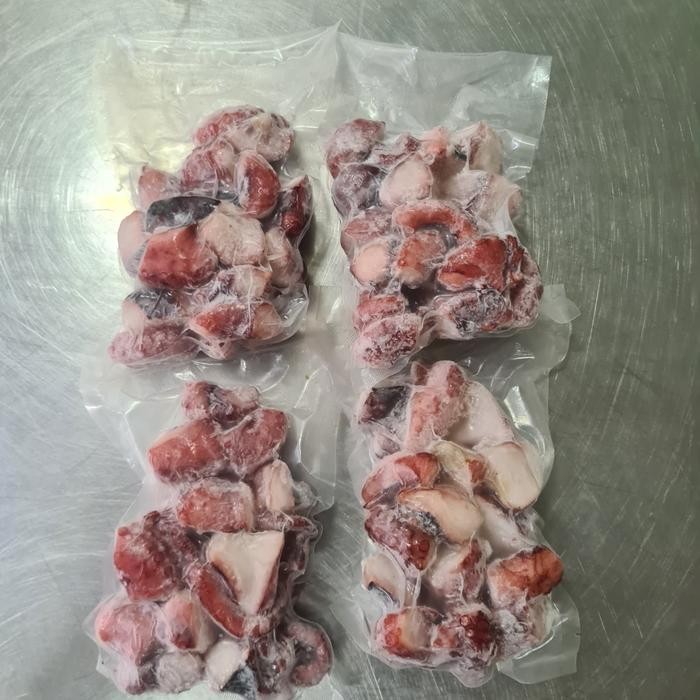 

Pilihan- Gurita Potong Premium @250Gr Tako Leg