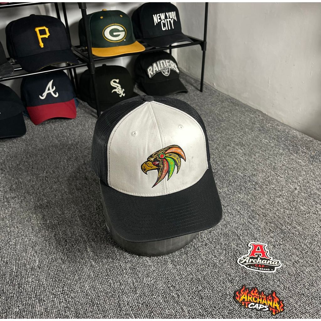 Topi Chicago Blackhawks Two Tone Yuupong Trucker Cap