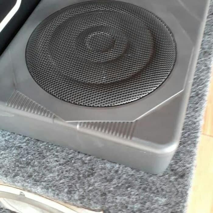 subwoofer kolong mobil IST