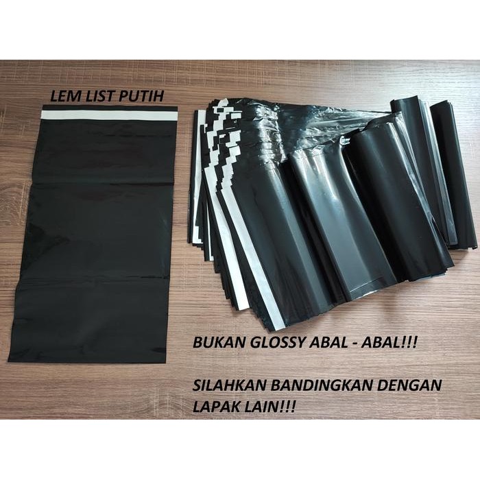 

KANTONG PLASTIK POLYMAILER HITAM GLOSSY [40X50], AMPLOP PACKING ONLINE KODE 908