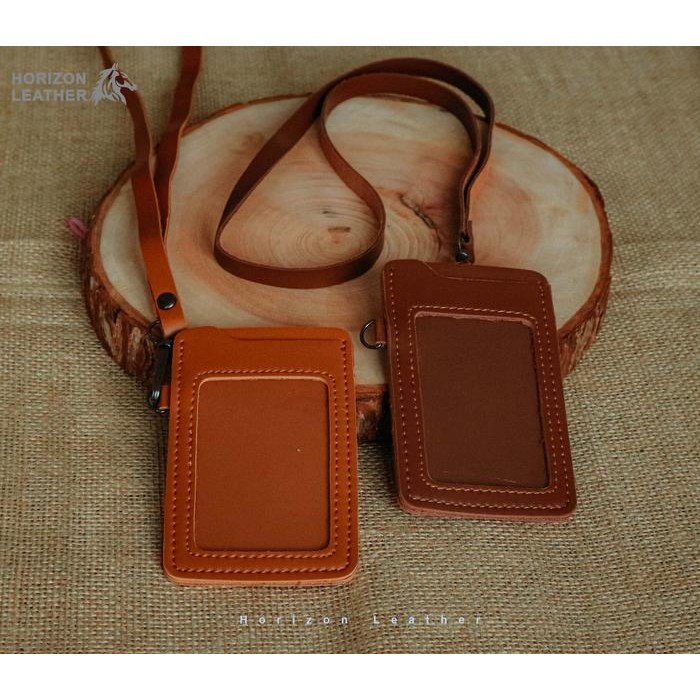 

OJ Name Tag / ID Card Holder Kulit Sintetis Tebal 2 Slot Coklat Muda 11x7cm dengan Ring Serbaguna &