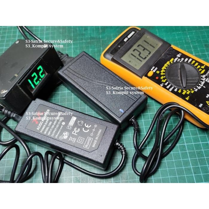 Adaptor 12V 5A Jack Dc Besar 5.5 X 2.5 Mm Lubang 5.5Mm X 2.5Mm Monitor