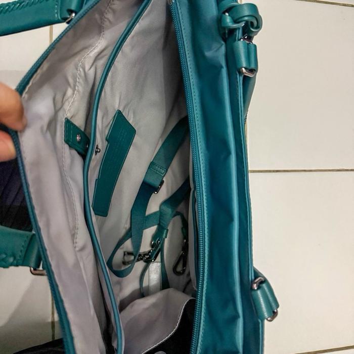 TUMI Valetta Large Tote Bag - Tas Tangan Besar dengan Desain Elegan dan Fungsional untuk Harian