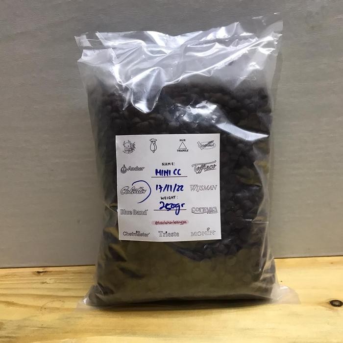 

Stok Baru COLATTA MINI CHOCO CHIP COMPOUND 250 GR REPACK COMPOUND CHIPS COLLATA