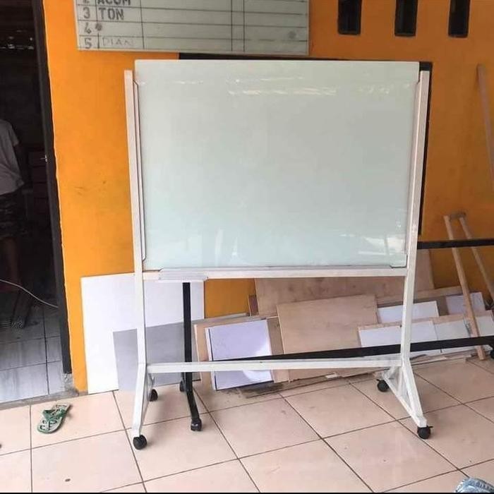 

Papan Tulis Glassboard Standing 80x120 cm Kaki roda