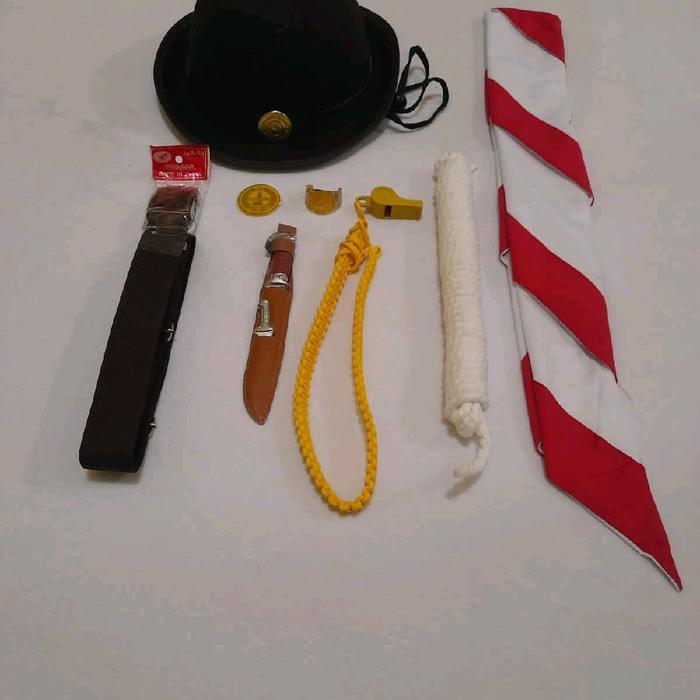 satu set atribut pramuka pembina/satu set atribut pramuka warna kuning buat sma/atribut pramuka