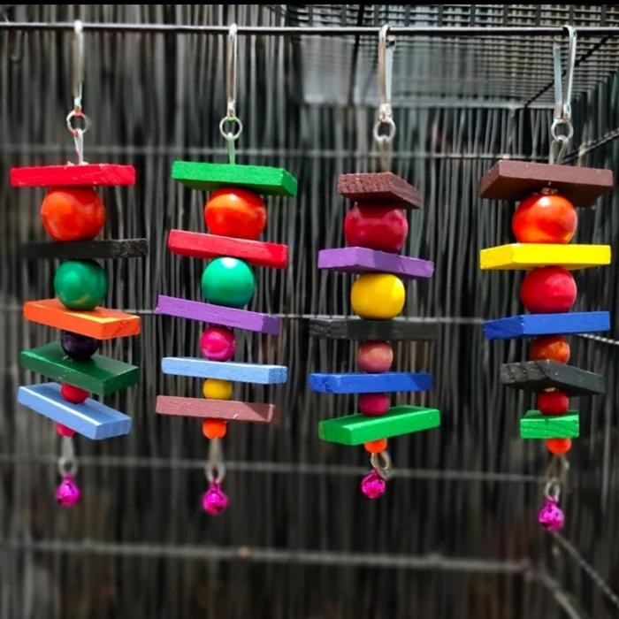 Mainan burung parrot- Hiasan kandang burung kayu warna