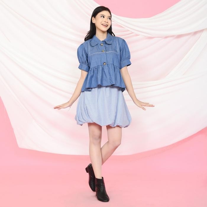 Yeona Denim Top Atasan Semi Crop Blouse Jeans Wanita Korean Style