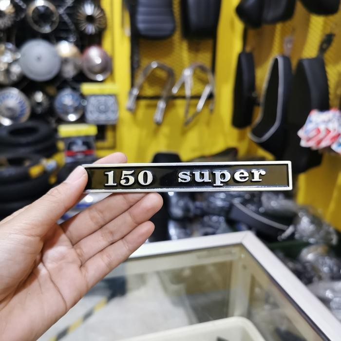 Emblem Balok Belakang Vespa super 150 super
