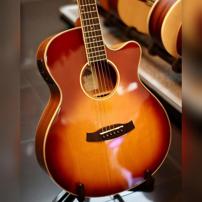 Tanglewood TW4 E SB Winterleaf Super Folk Electro Acoustic Sunburst Gitar Akustik dengan B-Band