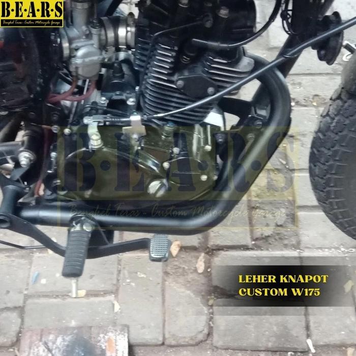 LEHER KNALPOT KAWASAKI W175 PNP HITAM