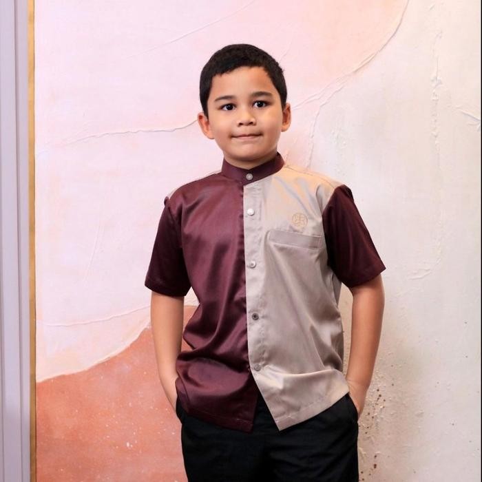 ZM Zaskia Mecca Feat Gerai Hawa - Ubaidah Baju KokoAnak Pria Maroon Beige Casual Kancing