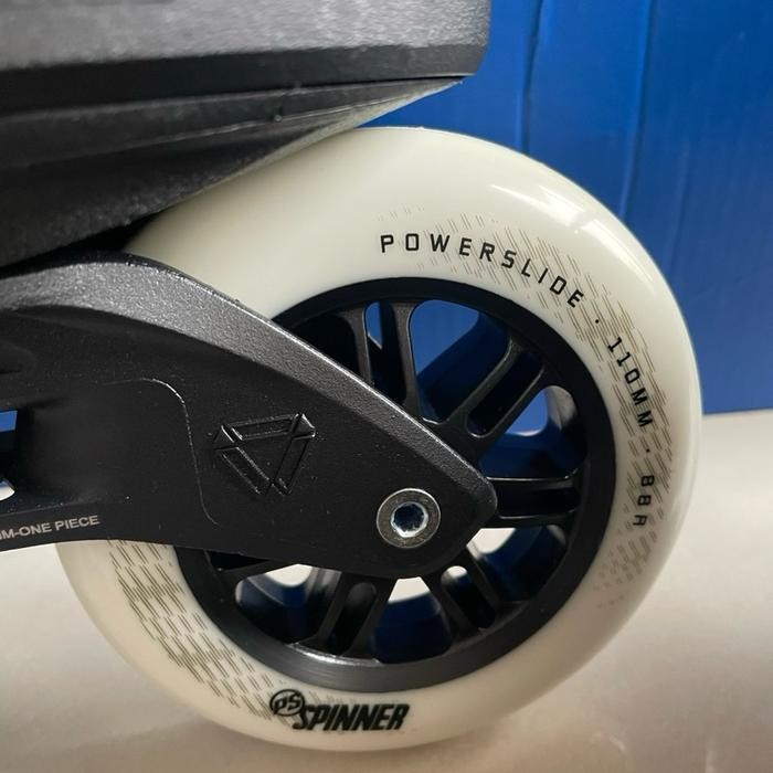 sepatu roda powerslide next core black 110 trinity