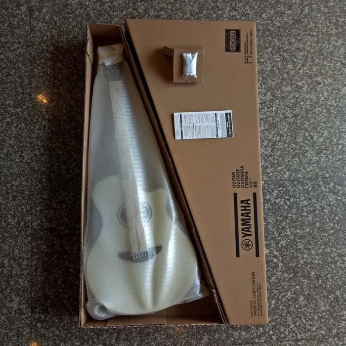 Yamaha Gitar APX 600/ APX600/ APX-600 - Vintage White