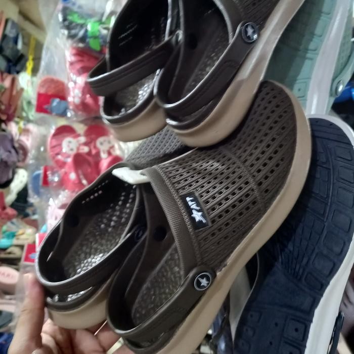 sepatu sandal karet Att asli