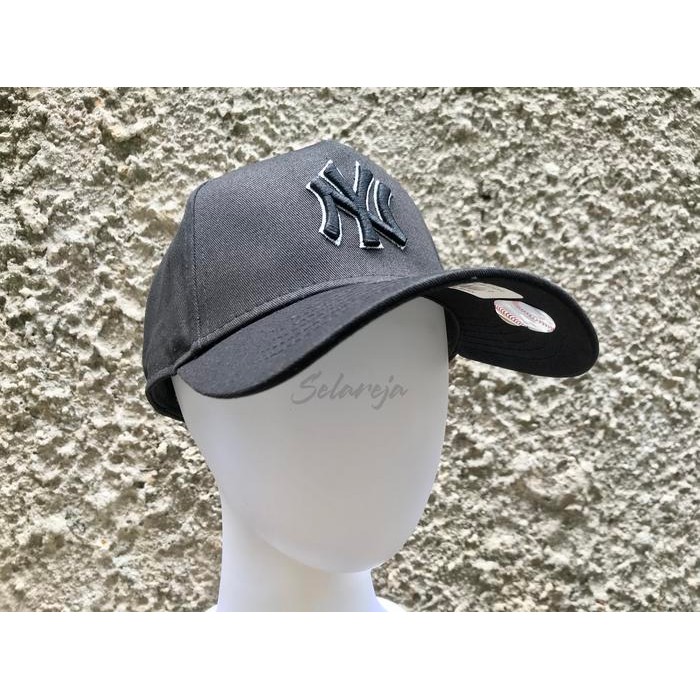 Ready Topi New Era 9Forty K-Frame New York Yankees Silver Outline Black Cap