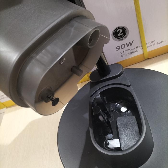 Krisbow Kipas Angin Standing Misty Fan 75Watt Hazo