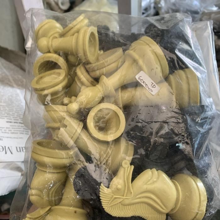 j225- Biji Catur Plastik Besar Jumbo Board Games Papan