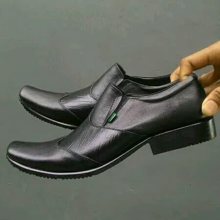 Sepatu Pantopel Kickers 307