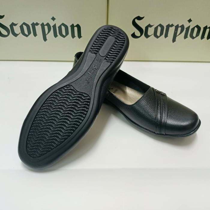 Sepatu Kulit Wanita Scorpion 6199 Hitam
