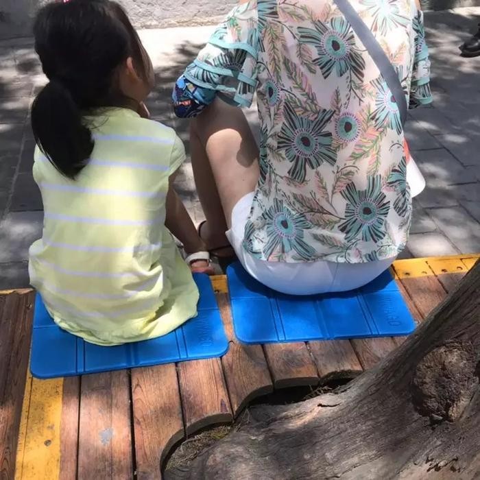 Alas Bantalan Busa Tempat Duduk Lipat Matras Camping Outdoor Piknik