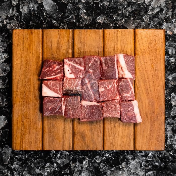 

Pilihan- Wagyu Aus Topside Saikoro Mb9 250 Gram