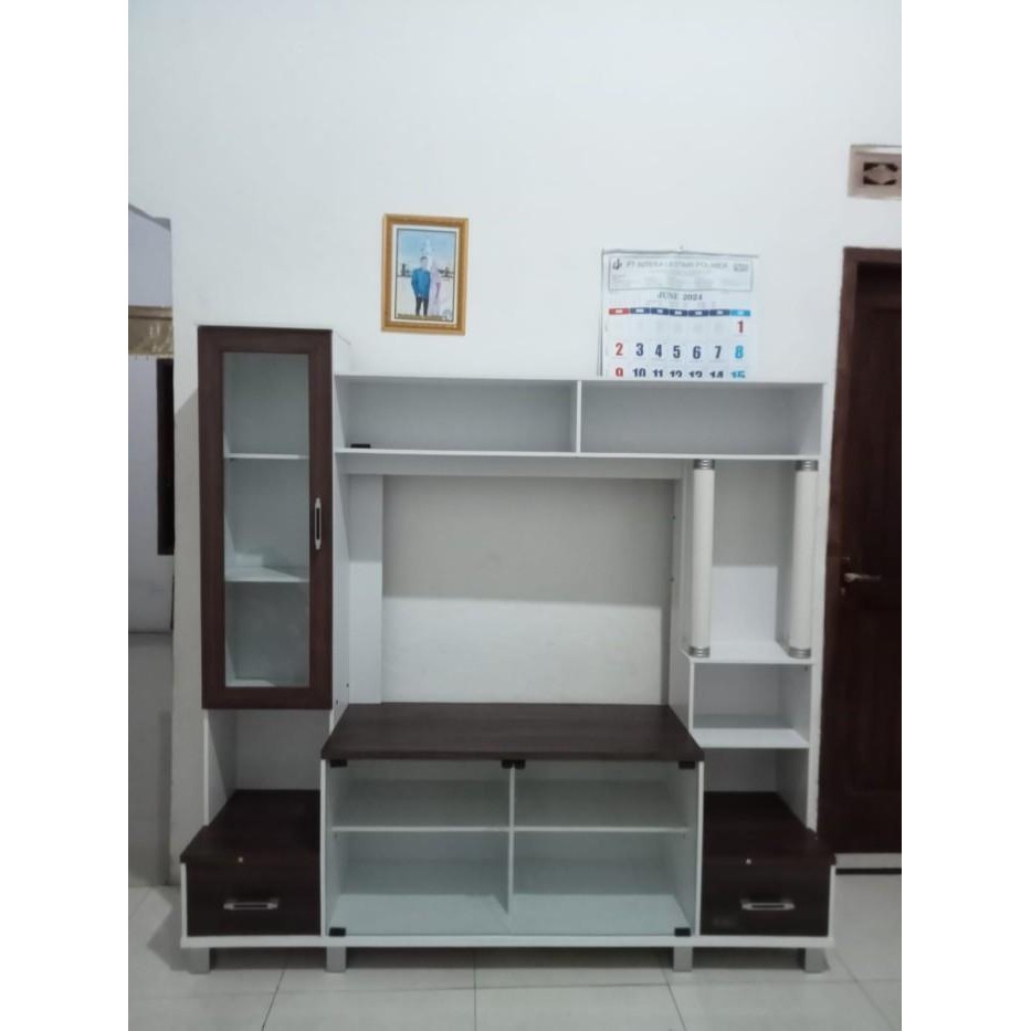 Bufet pajangan TV type LVR 1600