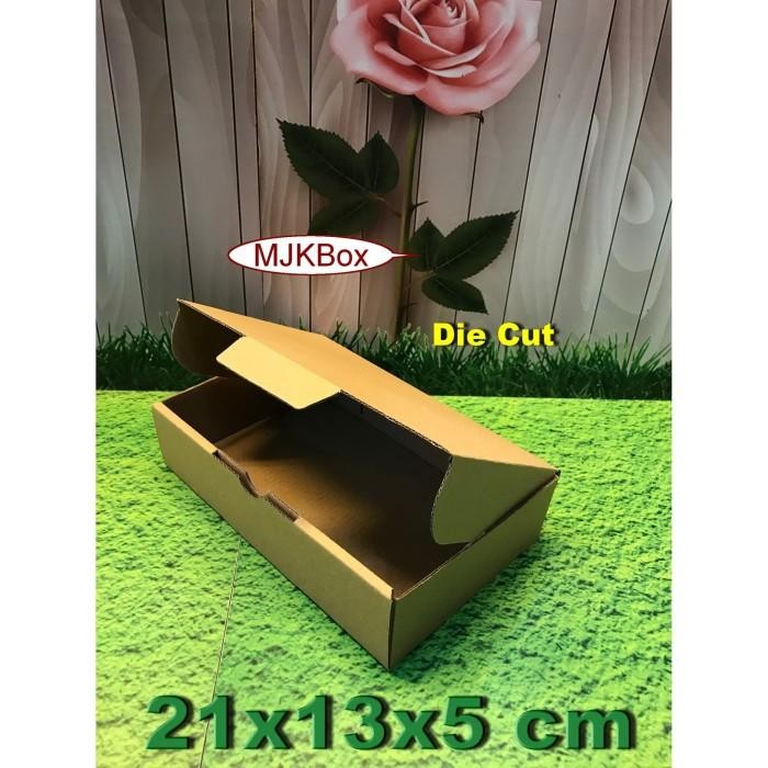 Rds - Kardus/Karton/Box Uk. 21X13X5 Cm.......Ukuran Kue Brownies Kecil